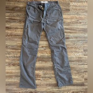 Slim fit Mountain Khakis (33x34)